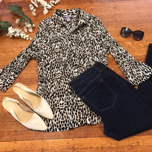 Leopard Mid-Length Three-Quarter Sleeve Blouse - Picture 2 of 8